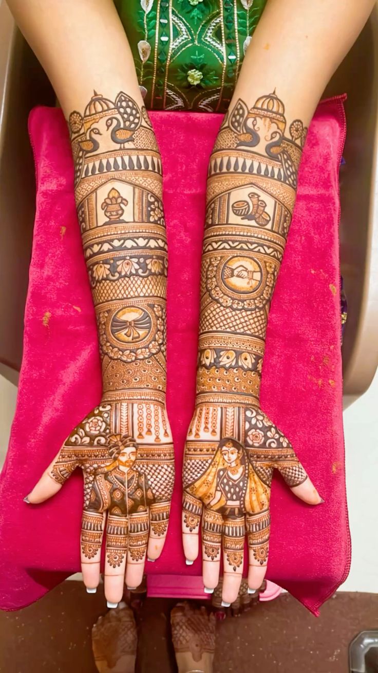 Bridal mehendi design by Sanjay Mehendi Designer